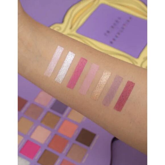 REVOLUTION Friends X Makeup Revolution Open The Door Eyeshadow Palette NIB - Picture 8 of 10